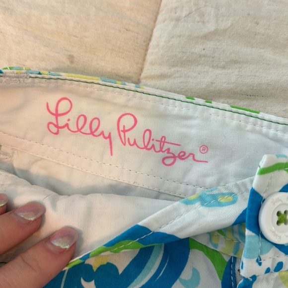 Lilly Pulitzer - Callahan Short- size 4 - Picture 4 of 7